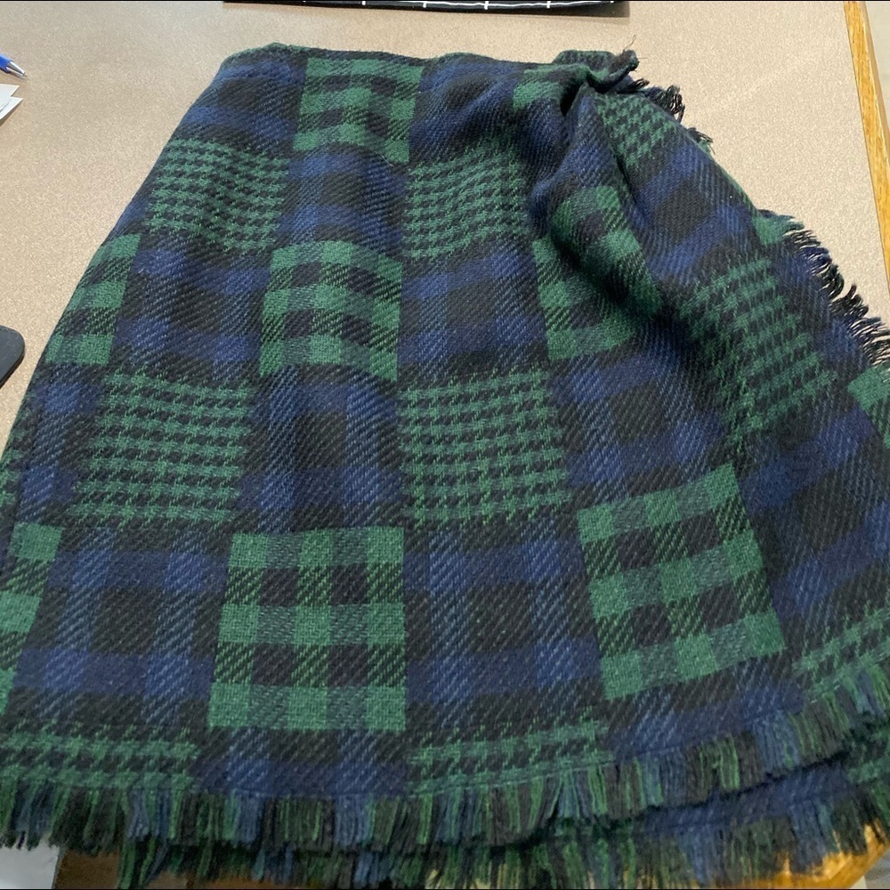 J. McLaughlin Wool Skirt Kilt Tartan Plaid Skirt Kate Middleton Style Size 6